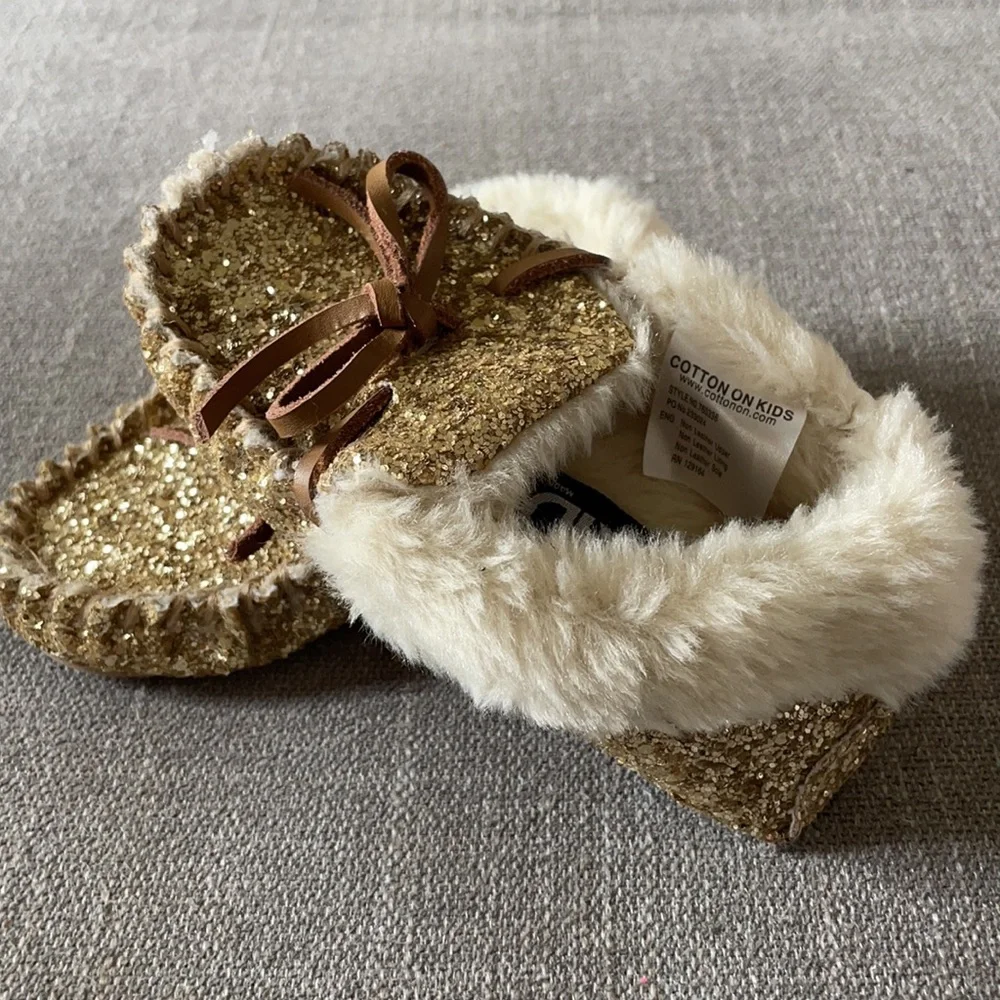 NEW Cotton On Kids Marley gold glitter Moccasin USA size 8-9